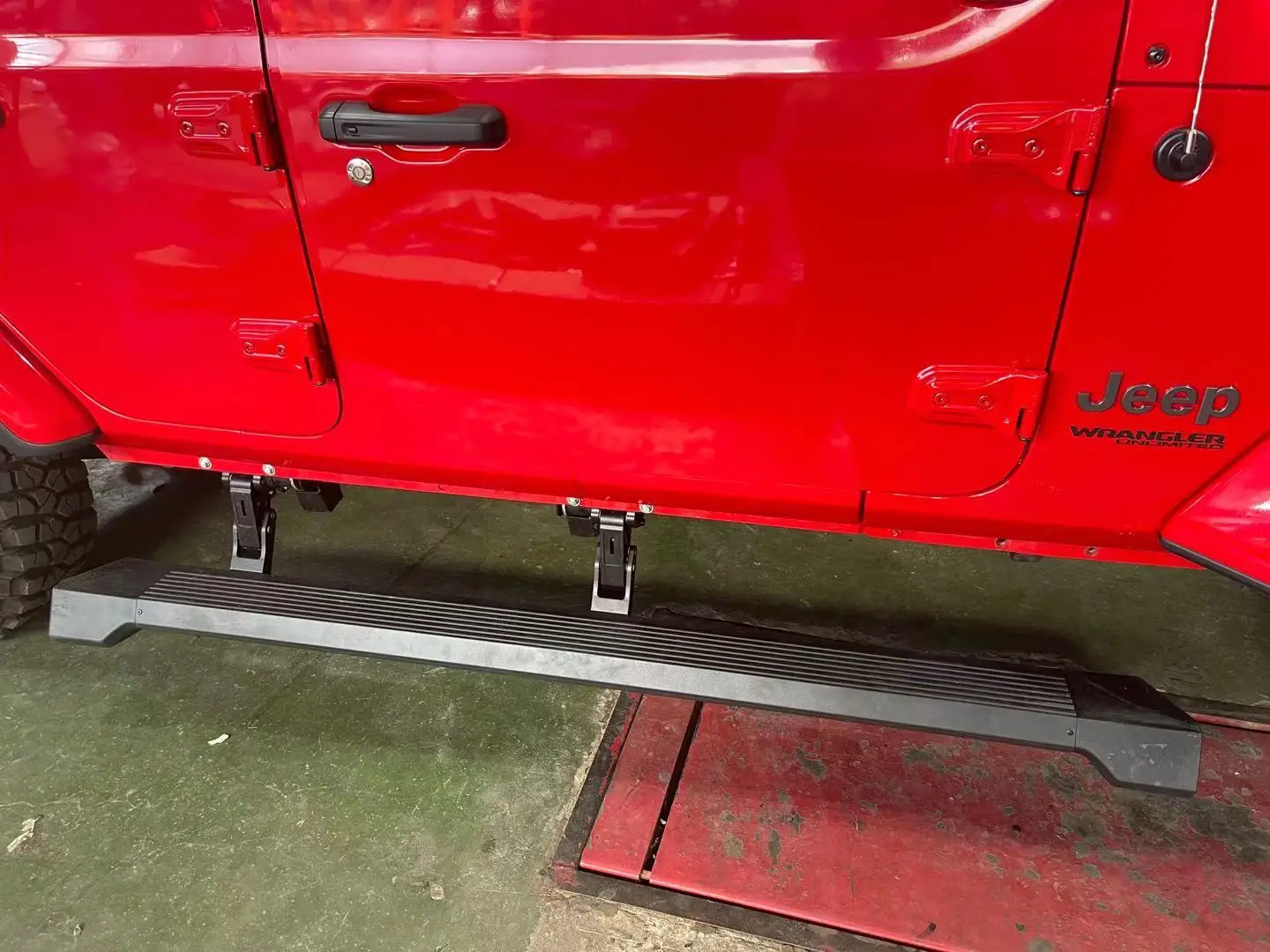 Electric Side Step Running Board for Jeep Wrangler JL 4 Doors 2018-2023 LANTSUN JL1048
Electric Side Step Running Board for Jeep Wrangler JL 4 Doors 2018-2023 LANTSUN JL1048