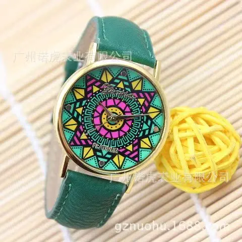 Fashion Casual Women's Watches Personalized Flower Watch with Sun Pattern Splicing Round Quartz Wristwatches Numberless
Fashion Casual Women's Watches Personalized Flower Watch with Sun Pattern Splicing Round Quartz Wristwatches Numberless