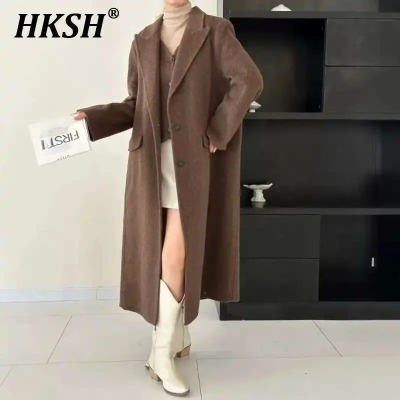 HKSH Women Fake Two-piece Notched Collar Single Row Multi Button Extended Double-sided Woolen Coats Elegant Chic Jackets HK3755
HKSH Women Fake Two-piece Notched Collar Single Row Multi Button Extended Double-sided Woolen Coats Elegant Chic Jackets HK3755