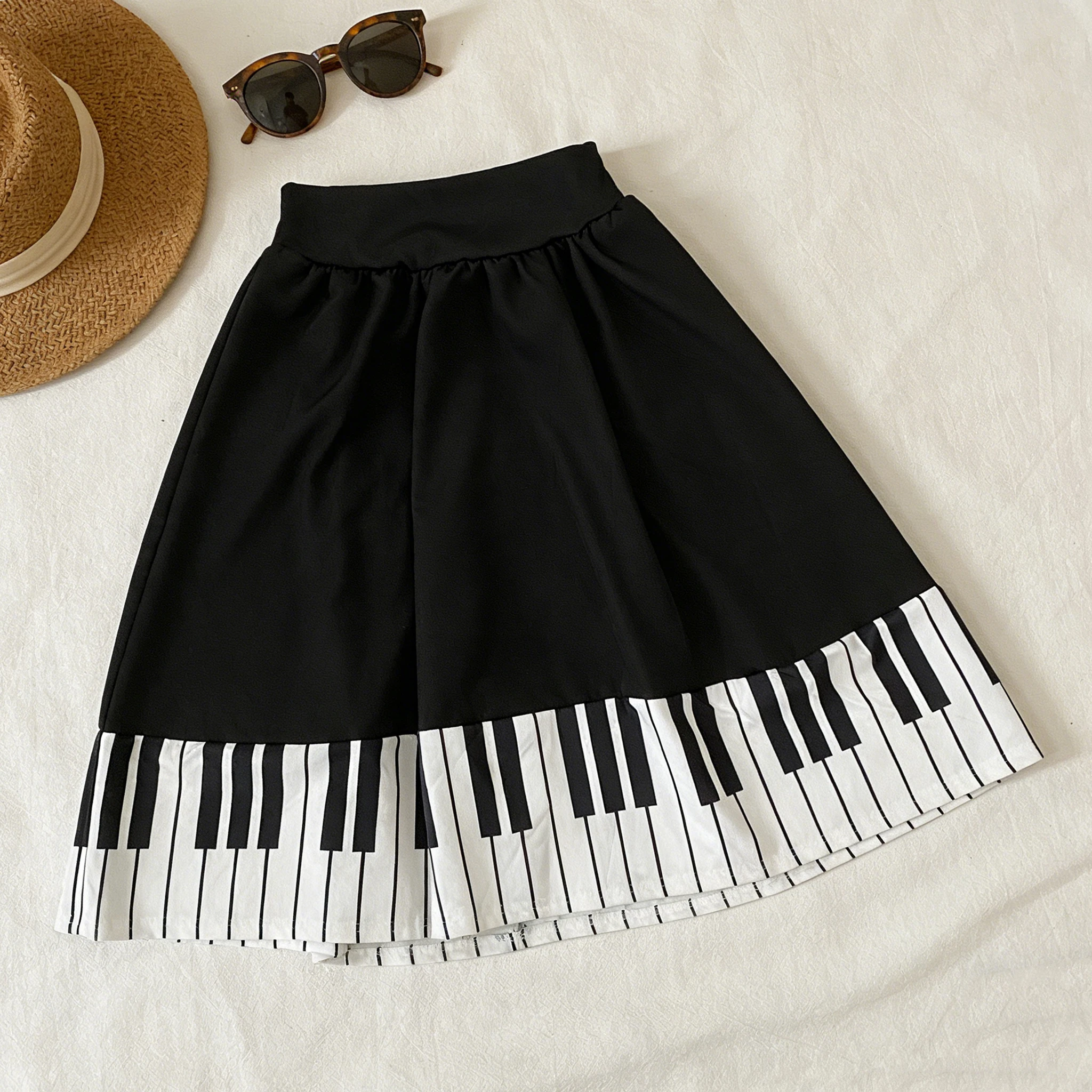 Летняя юбка с высокой талией и узором в виде клавиш пианино, средней длины, свободного кроя, удобная, модная, для женщин
Летняя юбка с высокой талией и узором в виде клавиш пианино, средней длины, свободного кроя, удобная, модная, для женщин