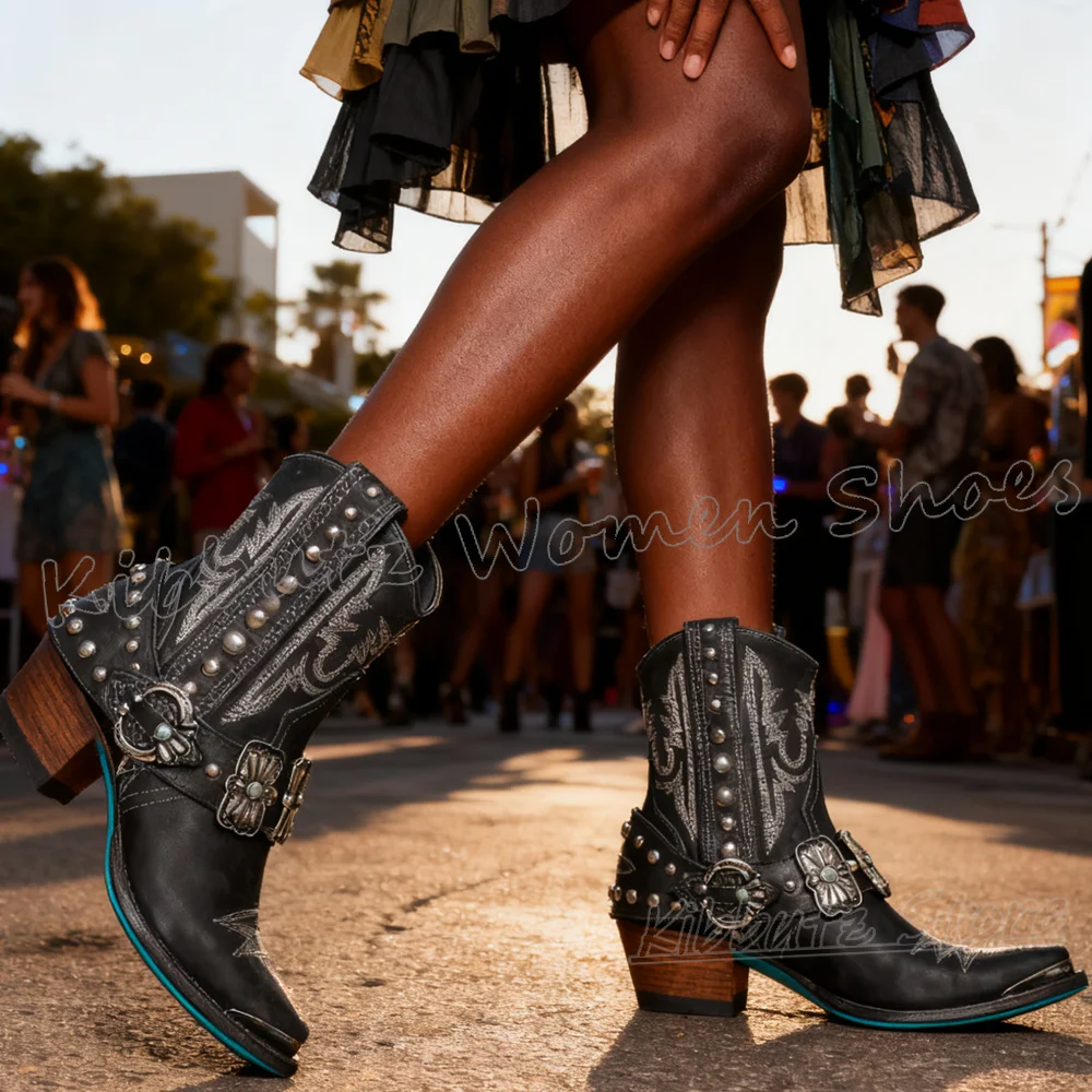 Ковбойские ботильоны с заклепками, кожаная пикантная обувь, модная роскошная обувь с боковыми молниями, лаконичный ремень с пряжкой, острый носок, квадратный каблук, роскошная новинка
Ковбойские ботильоны с заклепками, кожаная пикантная обувь, модная роскошная обувь с боковыми молниями, лаконичный ремень с пряжкой, острый носок, квадратный каблук, роскошная новинка