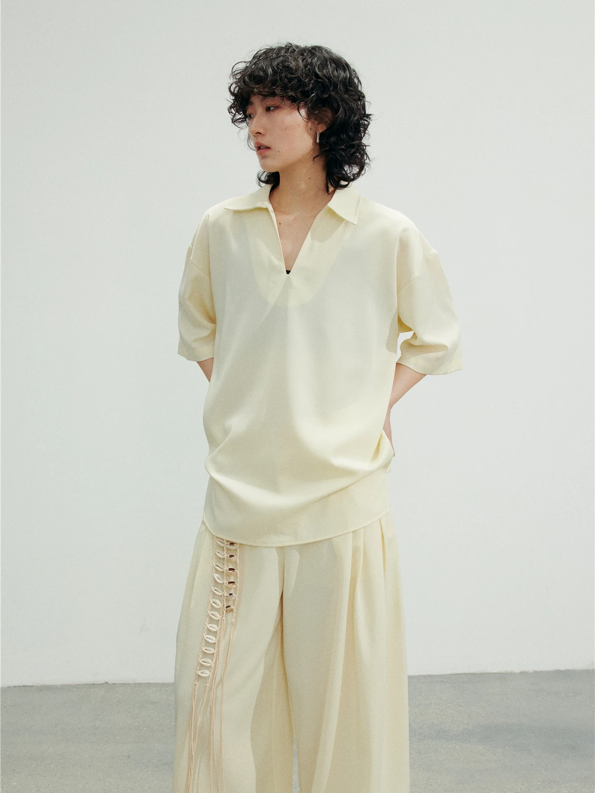 SUNYVONNE Minimalist Half Open V-Neck Short Sleeve Casual Loose Overhead Shirt Polyester Shoulder Drop Cuff Regular ...
SUNYVONNE Minimalist Half Open V-Neck Short Sleeve Casual Loose Overhead Shirt Polyester Shoulder Drop Cuff Regular ...