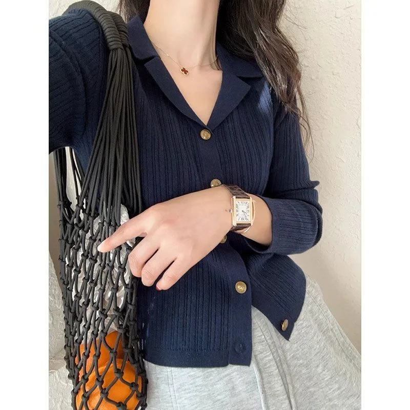 Весенне-осенний свитер с v-образным вырезом и воротником-поло для поездок на работу, однотонный топ с длинными рукавами
Весенне-осенний свитер с v-образным вырезом и воротником-поло для поездок на работу, однотонный топ с длинными рукавами