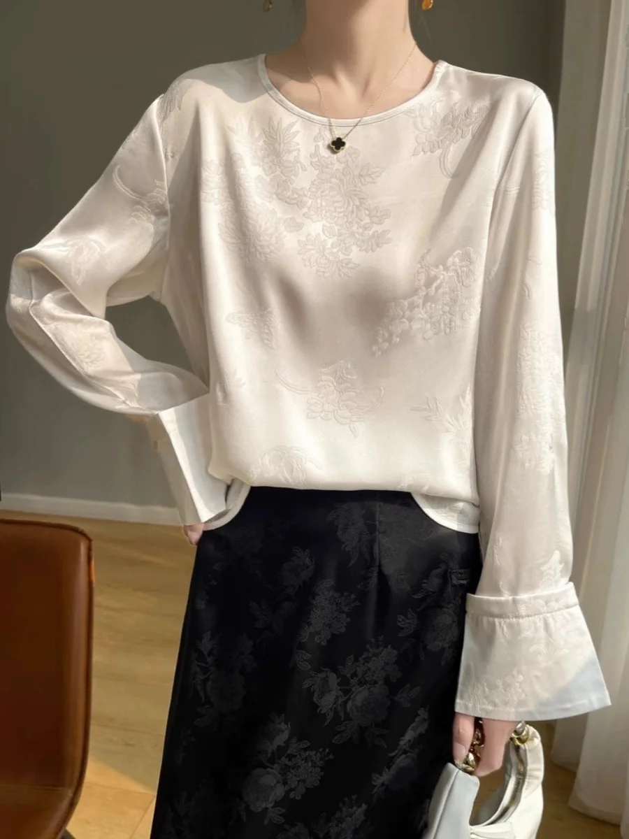 New Chinese Style Embroidered Shirt Thin Long Sleeve Women's Loose Fit Button Design Traditional Commute Style round Neck Top
New Chinese Style Embroidered Shirt Thin Long Sleeve Women's Loose Fit Button Design Traditional Commute Style round Neck Top