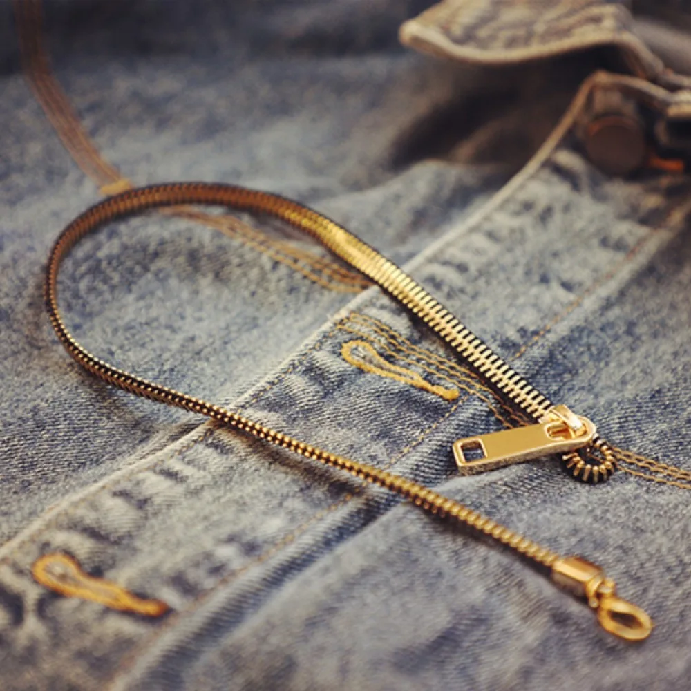 Creative Choker Zipper Necklace Titanium Steel Hip-hop Pull-able Zipper Sweater Chain Trendy Punk Clavicle Necklace Couple
Creative Choker Zipper Necklace Titanium Steel Hip-hop Pull-able Zipper Sweater Chain Trendy Punk Clavicle Necklace Couple
