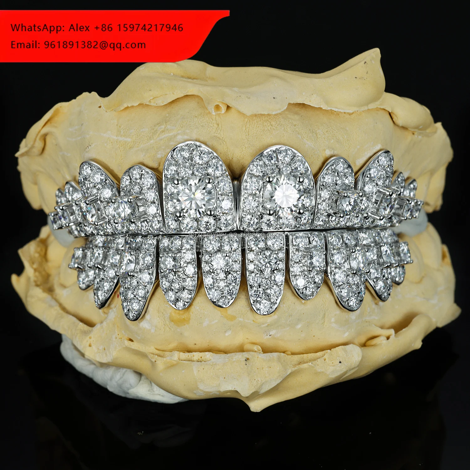 High-Quality S925 Silver 10K 14K 18K Solid Gold Micro Insert Tooth Grillz Big Stone VVS Mossanite Jewelry Grills For Men Women
High-Quality S925 Silver 10K 14K 18K Solid Gold Micro Insert Tooth Grillz Big Stone VVS Mossanite Jewelry Grills For Men Women