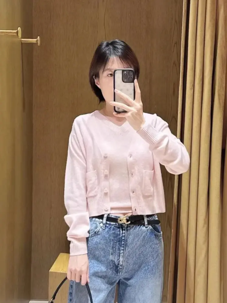Spring/Summer Women V-Neck Woolen Blend Solid Knit Set Long Sleeve Pocket Cardigan + Sleeveless Sweet Casual Knitwear Vest
Spring/Summer Women V-Neck Woolen Blend Solid Knit Set Long Sleeve Pocket Cardigan + Sleeveless Sweet Casual Knitwear Vest