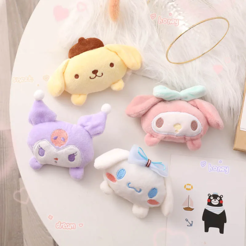 Sanrio Мультфильм Плюшевая брошь милая кукла коричная кукла маленькая Подвеска сумка ювелирные изделия Diy одежда аксессуары
Sanrio Мультфильм Плюшевая брошь милая кукла коричная кукла маленькая Подвеска сумка ювелирные изделия Diy одежда аксессуары