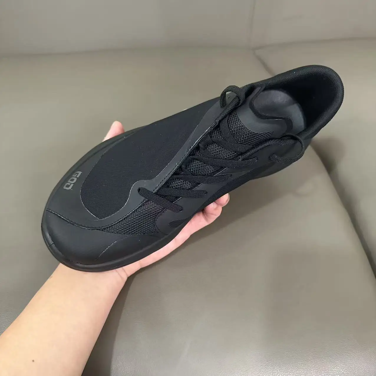 Лето 202, мужские уличные скалолазания, легкий верх с подкладкой, дизайн Me, дышащий, модный, спортивный, на плоском каблуке
Лето 202, мужские уличные скалолазания, легкий верх с подкладкой, дизайн Me, дышащий, модный, спортивный, на плоском каблуке