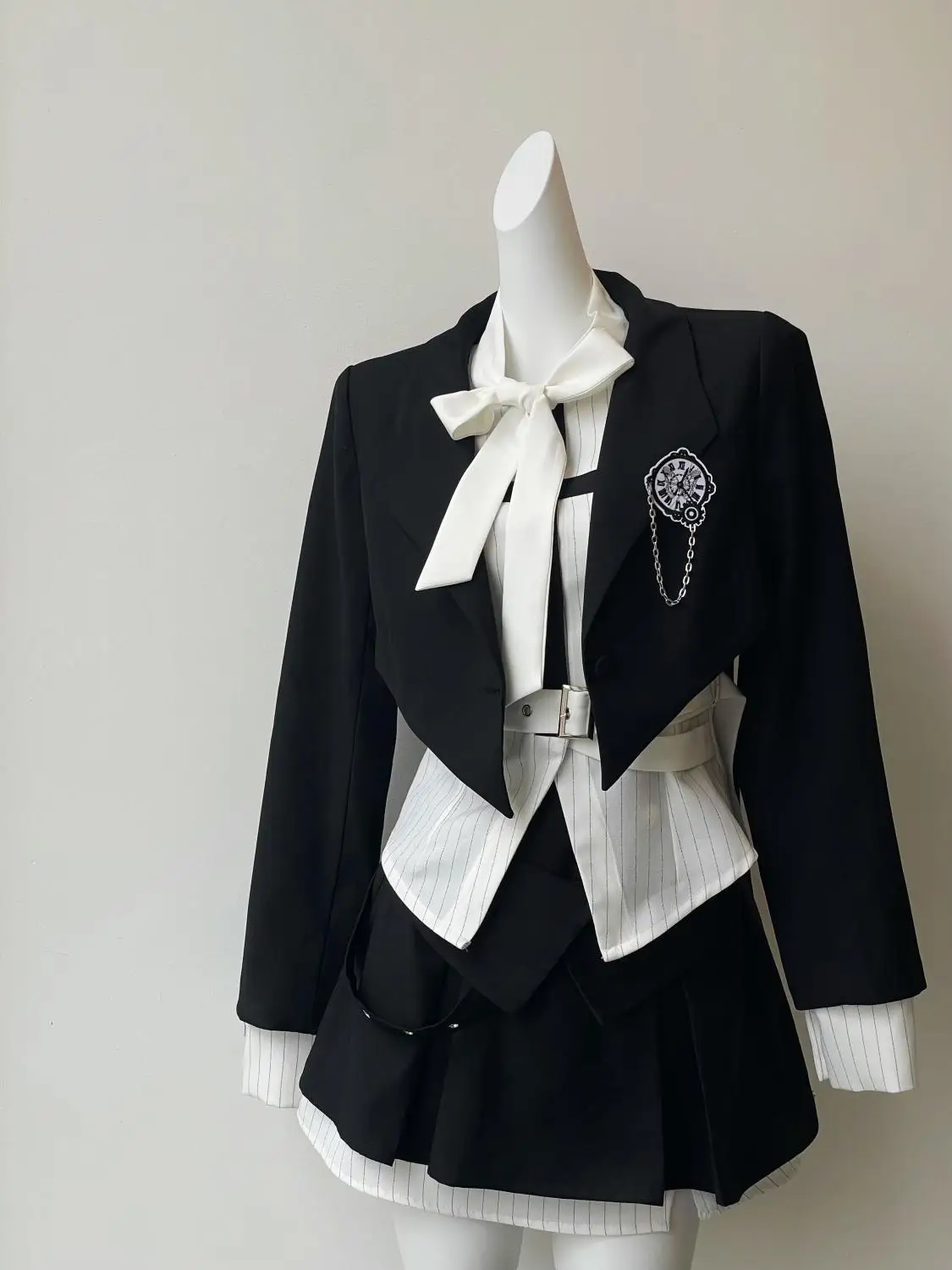 Spring Women Korean Slim Long Sleeve Short Coat Striped Waist Shirt with Sashes JK Uniform Three Pieces Set 2025 New Clothing
Spring Women Korean Slim Long Sleeve Short Coat Striped Waist Shirt with Sashes JK Uniform Three Pieces Set 2025 New Clothing