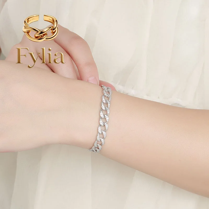 Fylia Jewelry Luxury Solid Platinum PT950 D Color Moissanite Diamond Cuban Chain Bracelet Full Diamond Men's Bracelet
Fylia Jewelry Luxury Solid Platinum PT950 D Color Moissanite Diamond Cuban Chain Bracelet Full Diamond Men's Bracelet