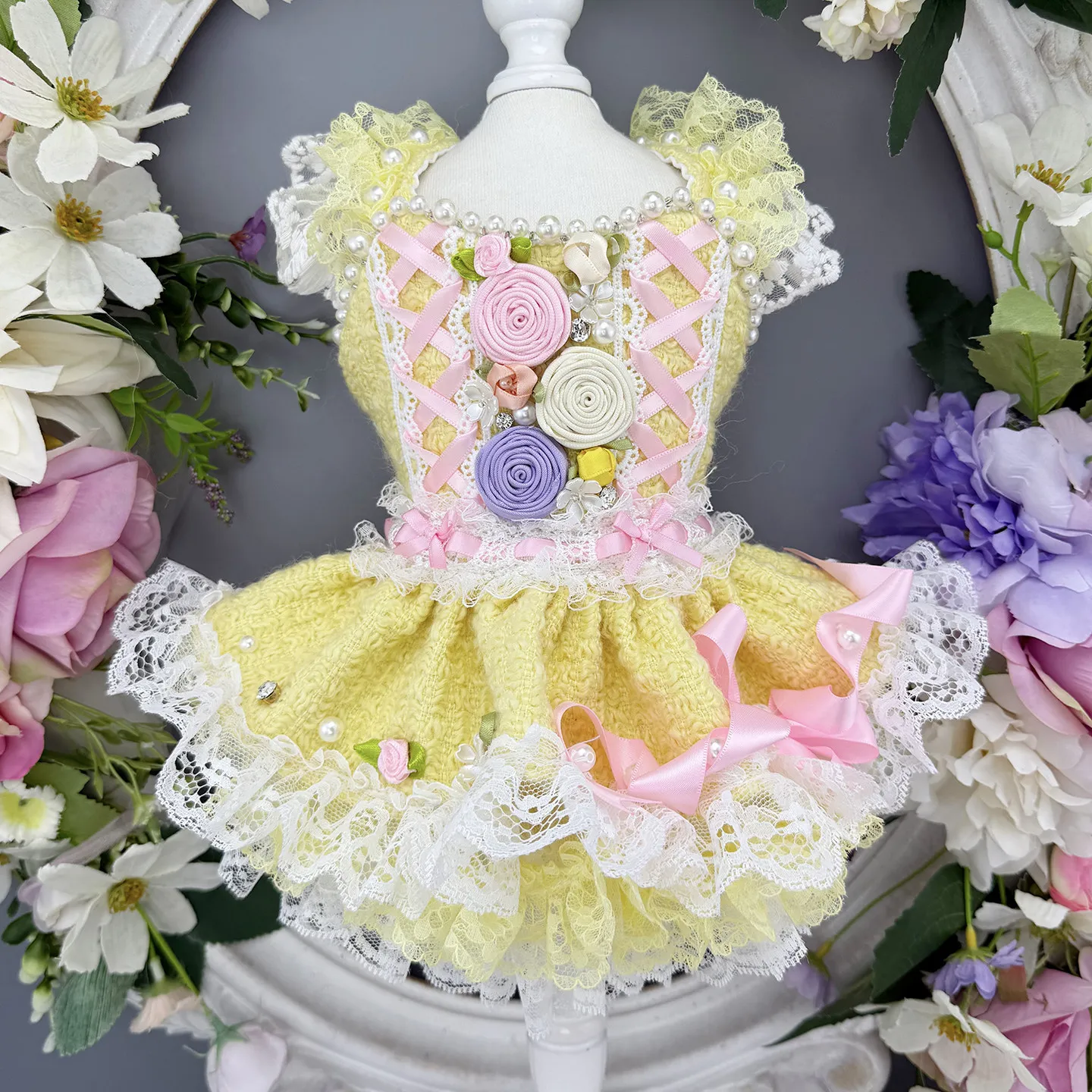 Luxury Lace Tail Princess Dress for Small to Medium Dogs Pink Yellow Handmade Fashion Pet Clothes for Puppy Parties Photography
Luxury Lace Tail Princess Dress for Small to Medium Dogs Pink Yellow Handmade Fashion Pet Clothes for Puppy Parties Photography