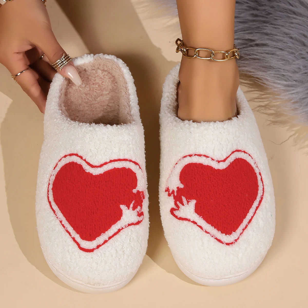 Women's Autumn Winter Plush Warm Slippers Romantic Heart Print Casual Comfort Stylish Daily Walks Thick Sole Large Slippers
Women's Autumn Winter Plush Warm Slippers Romantic Heart Print Casual Comfort Stylish Daily Walks Thick Sole Large Slippers