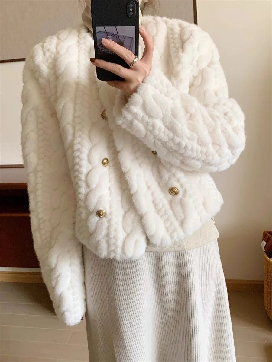 Fall Winter Thickened Small Fragrance Fur Mink Velvet Fur Coat Women round Neck Double Button Short Loose Outerwear
Fall Winter Thickened Small Fragrance Fur Mink Velvet Fur Coat Women round Neck Double Button Short Loose Outerwear
