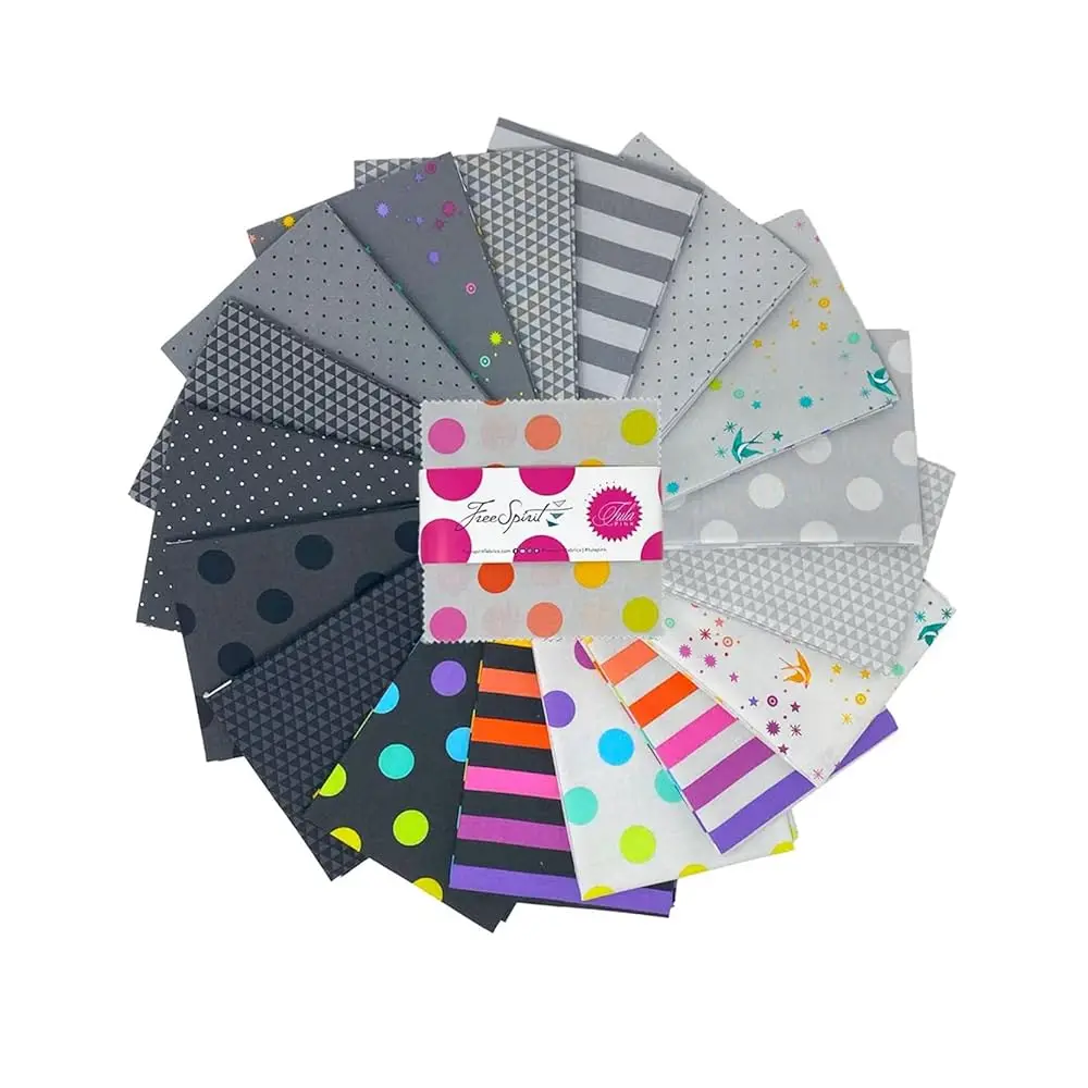 Набор тканей Tula Pink Graywork Charm Pack, 42 квадрата по 5 дюймов, FreeSpirit Fabrics
Набор тканей Tula Pink Graywork Charm Pack, 42 квадрата по 5 дюймов, FreeSpirit Fabrics