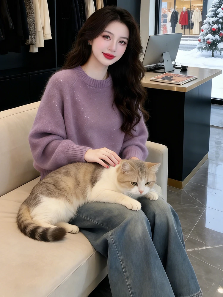 Модный вязаный свитер женский свободного кроя, осенне-зимний, с длинными рукавами, блестящий, с круглым вырезом, удобный, дышащий.
Модный вязаный свитер женский свободного кроя, осенне-зимний, с длинными рукавами, блестящий, с круглым вырезом, удобный, дышащий.