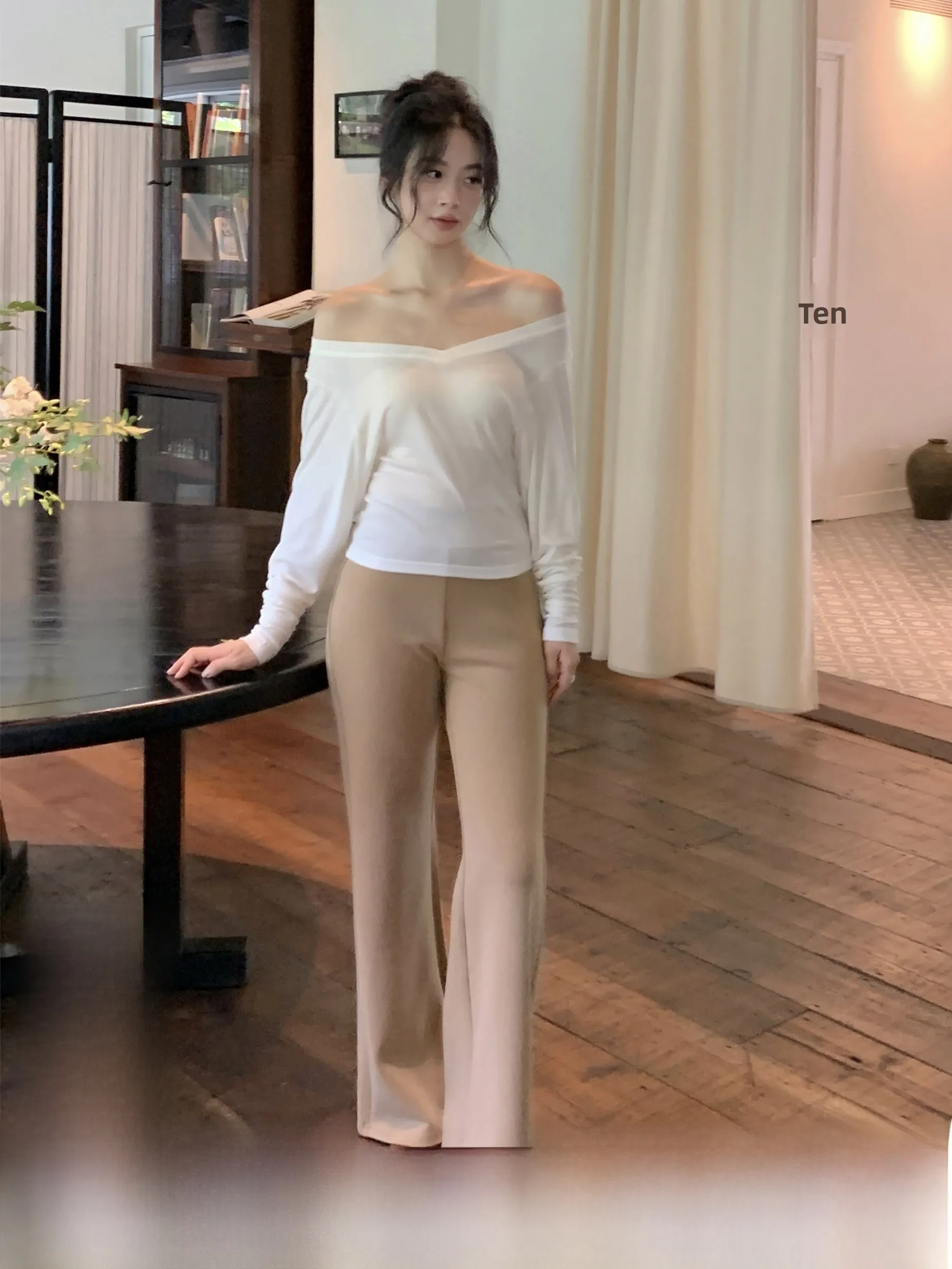 Comfortable High Waist Bell Bottom Pants Women's Slim Fit Air Pants Spring 2026 New Style Commute Vintage Fashion Casual Pants
Comfortable High Waist Bell Bottom Pants Women's Slim Fit Air Pants Spring 2026 New Style Commute Vintage Fashion Casual Pants