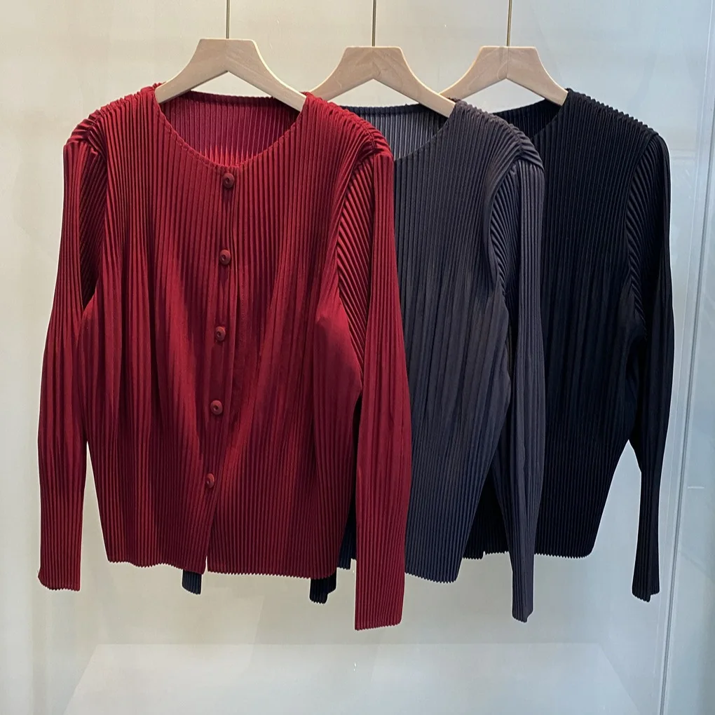 Miyake Pleated 2026 Spring Women's Jacket Fashion Fashionable Premium Sense Women's Design Niche Pleated Tops Women's Cardigans
Miyake Pleated 2026 Spring Women's Jacket Fashion Fashionable Premium Sense Women's Design Niche Pleated Tops Women's Cardigans