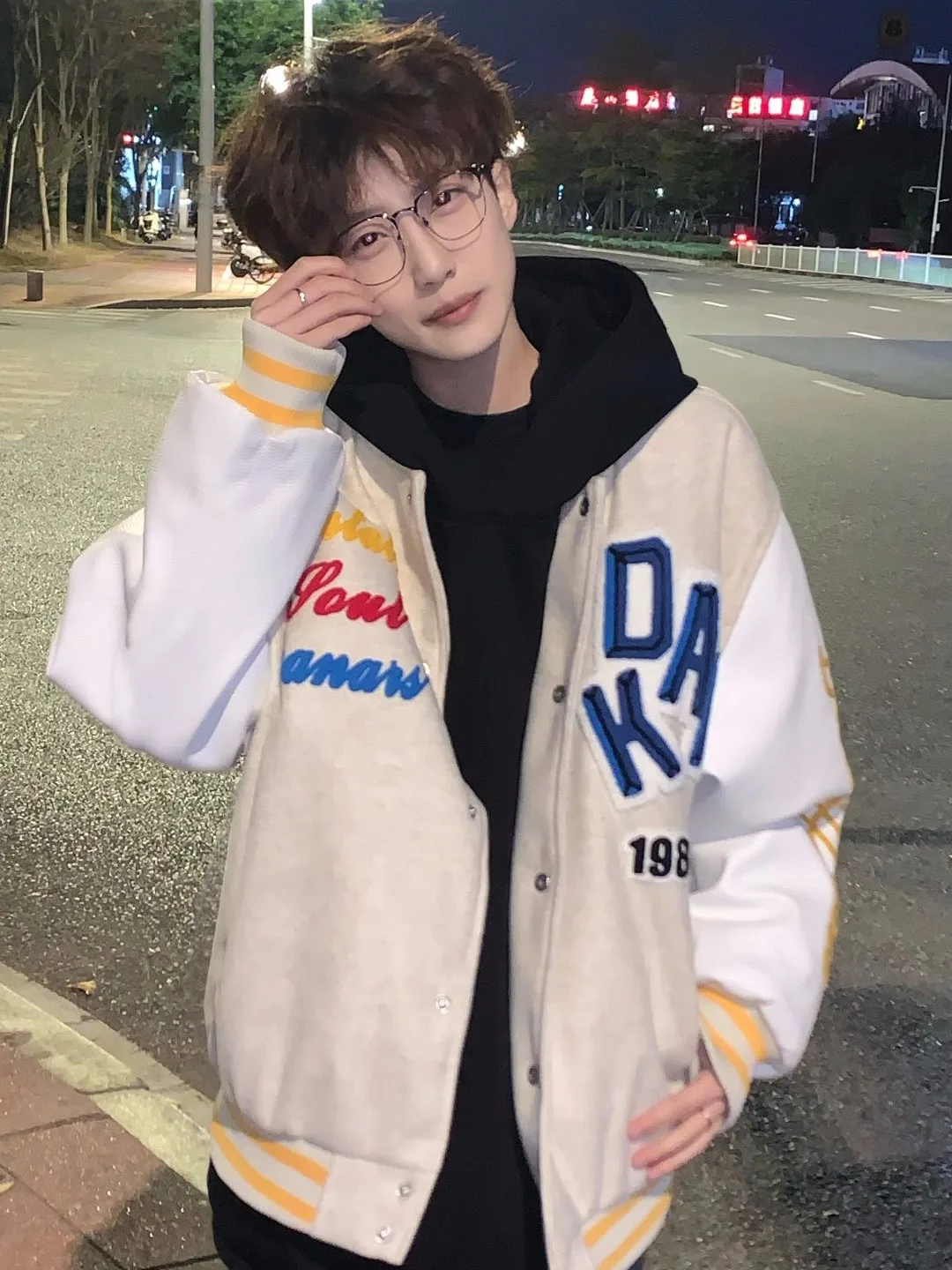 Thiened Floing Embroidery Letter Baseball Jaet Original American Sle Youth Trend Outerwear for Autumn And Winter
Thiened Floing Embroidery Letter Baseball Jaet Original American Sle Youth Trend Outerwear for Autumn And Winter