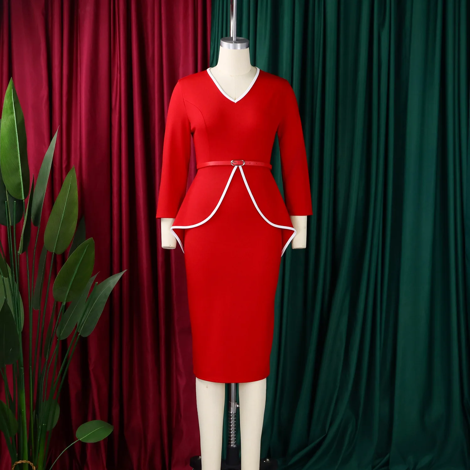 Летнее элегантное облегающее платье-карандаш с аппликацией и оборками и поясом, женские классические деловые офисные платья средней длины
Летнее элегантное облегающее платье-карандаш с аппликацией и оборками и поясом, женские классические деловые офисные платья средней длины