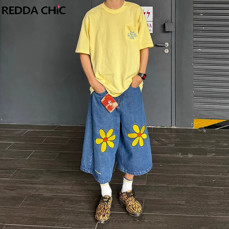 REDDACHiC Summer Daisy Men's Denim Shorts Cute Flower Print Low Rise Baggy Jeans Jorts Casual Wide Leg Pants Korean Streetwear
REDDACHiC Summer Daisy Men's Denim Shorts Cute Flower Print Low Rise Baggy Jeans Jorts Casual Wide Leg Pants Korean Streetwear