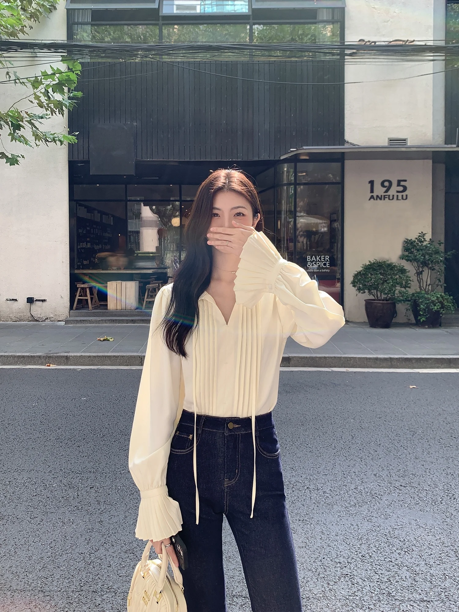 Mulvan Long Sve irt Women's Autumn Winter New Design Sense Elegance Bow Tie Bell Sve Inner Wear Small irt
Mulvan Long Sve irt Women's Autumn Winter New Design Sense Elegance Bow Tie Bell Sve Inner Wear Small irt