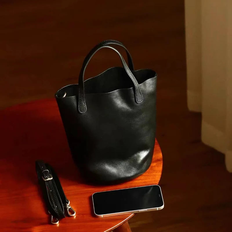 Ladies Vintage Fashion Shoulder Bag, Luxury Vegan Textured Crossbody, Zipper Pocket Large Capacity Bucket Bag, For Daily Commute
Ladies Vintage Fashion Shoulder Bag, Luxury Vegan Textured Crossbody, Zipper Pocket Large Capacity Bucket Bag, For Daily Commute