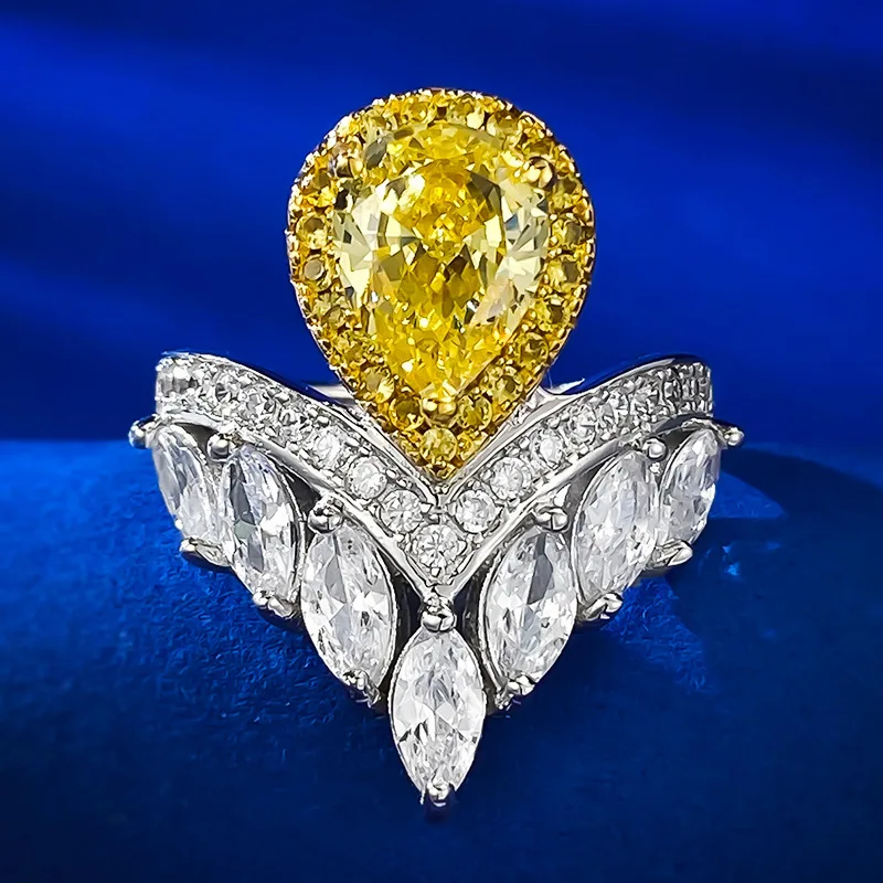 2023 Luxury Design Crown Shape Ring 4ct Water Drop 7 * 10 High Carbon Diamond s925 Silver Women's Ring
2023 Luxury Design Crown Shape Ring 4ct Water Drop 7 * 10 High Carbon Diamond s925 Silver Women's Ring