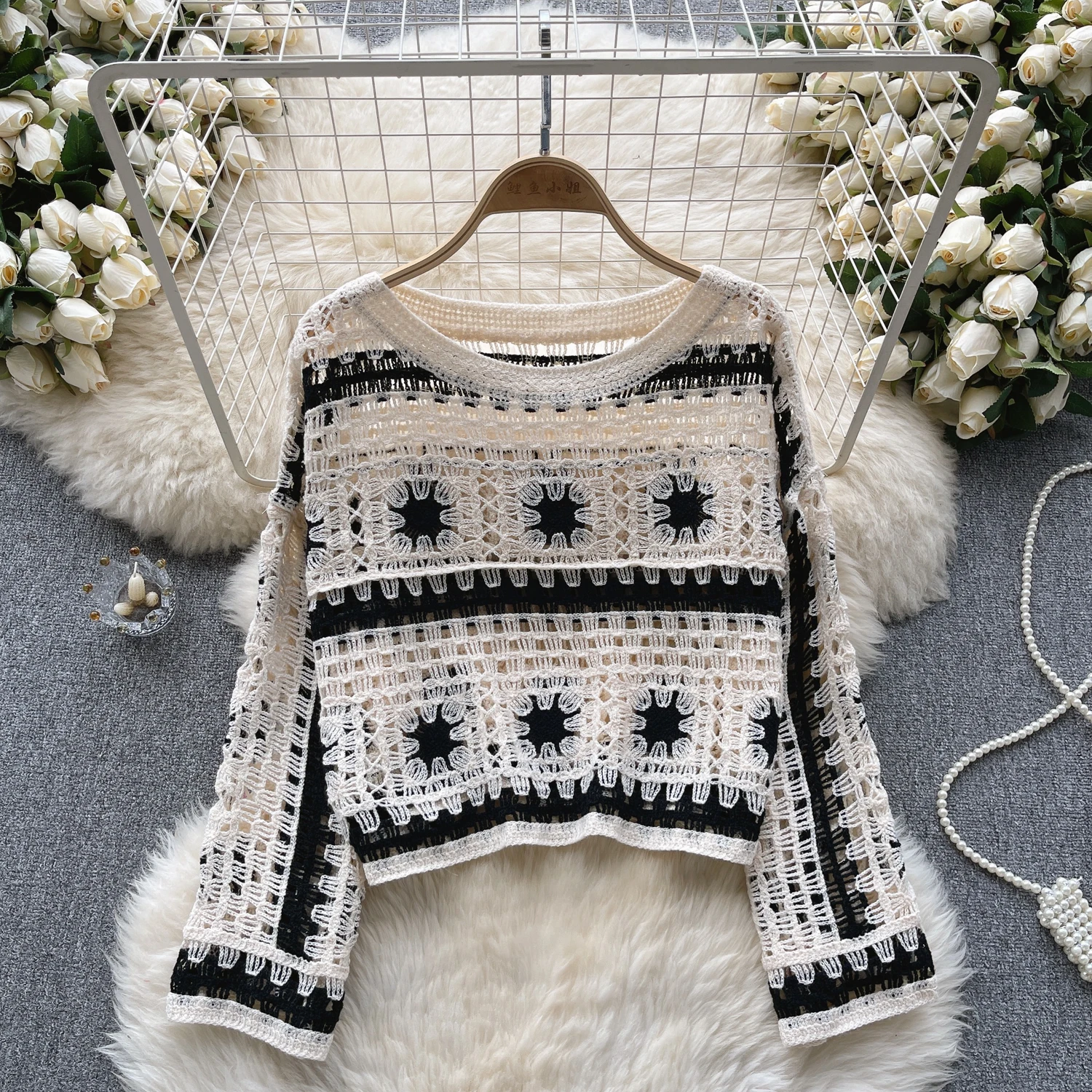 Vintage Hollow Out Hookflower Crop Top Long Sleeve O-neck Elegant Korean Fashion Sexy Spring Summer Women Casual
Vintage Hollow Out Hookflower Crop Top Long Sleeve O-neck Elegant Korean Fashion Sexy Spring Summer Women Casual