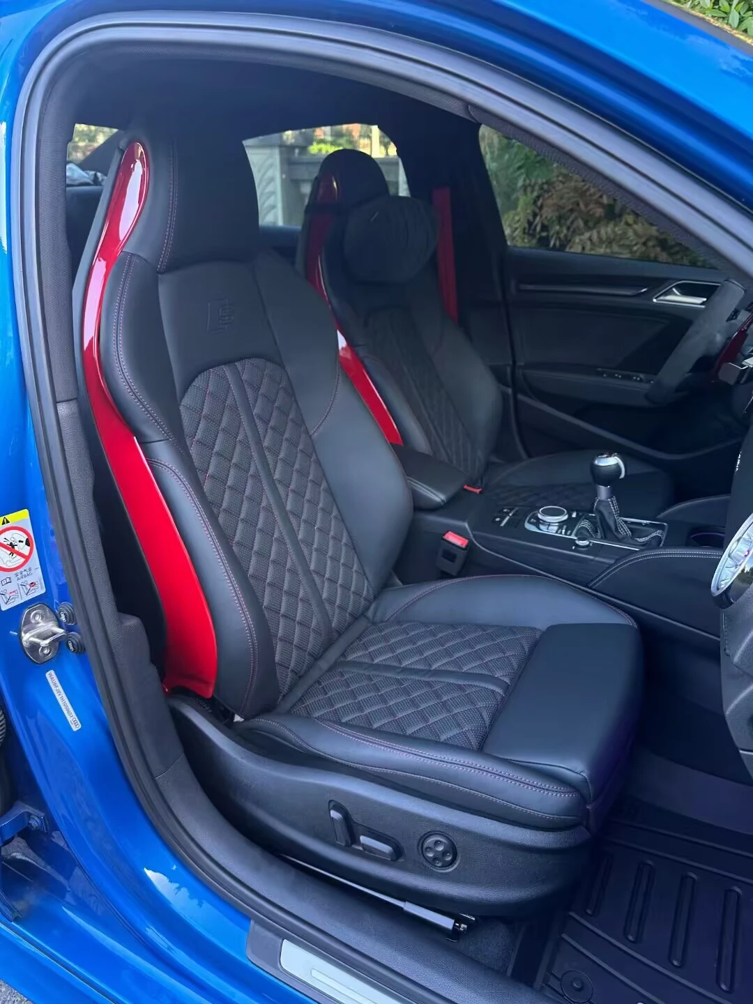 Q8 A3 A4 A5 A6 A7 Q3 Q5 Q7 carbon fiber bucket seat For all Audi to RS Car accessories racing sports seats custom leather design
Q8 A3 A4 A5 A6 A7 Q3 Q5 Q7 carbon fiber bucket seat For all Audi to RS Car accessories racing sports seats custom leather design