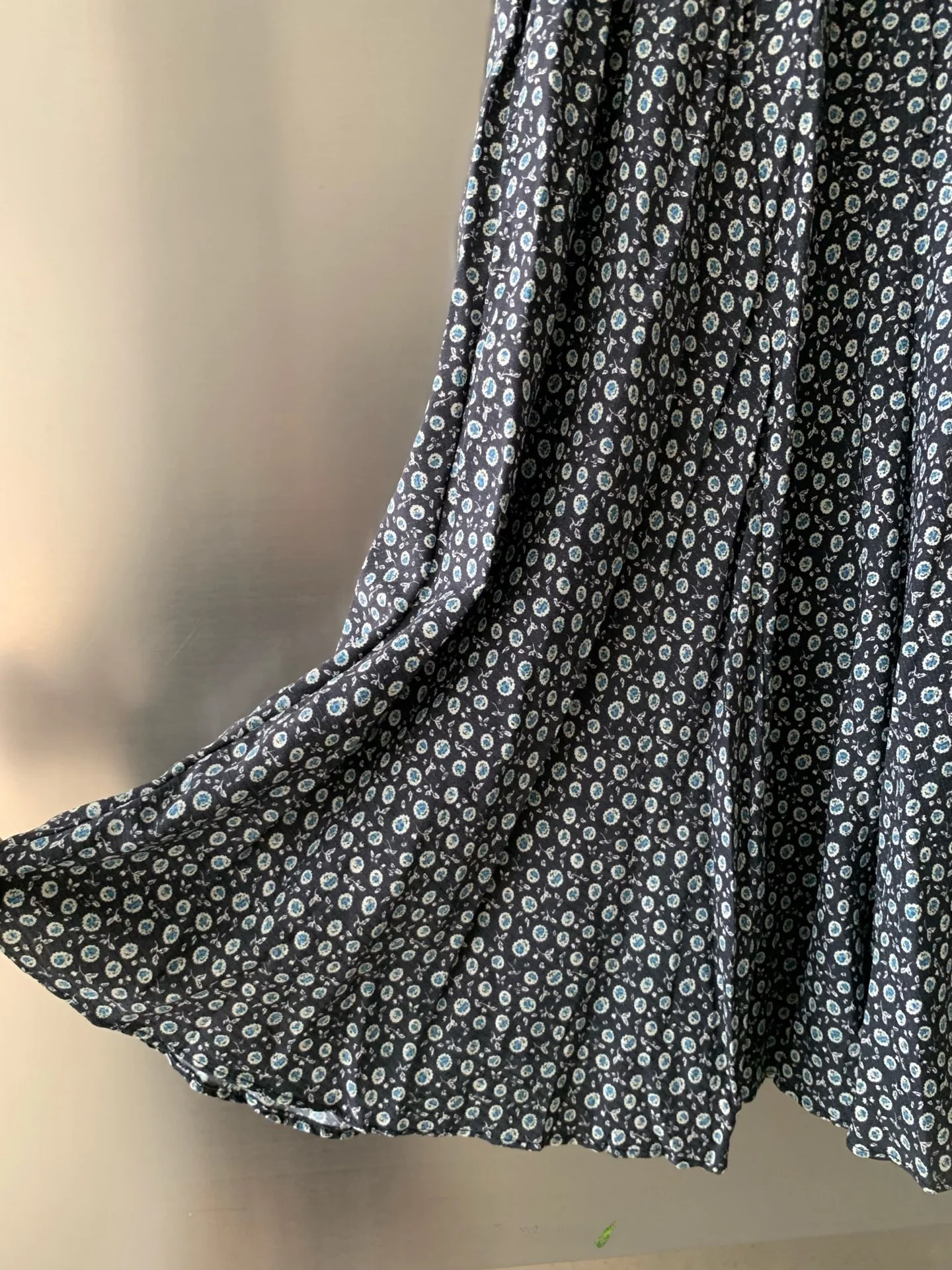 High Waist Elastic Floral Pleated Maxi Skirt Women's Loose Chiffon Long Skirt Spring Summer Korean Sle A-Line Skirt
High Waist Elastic Floral Pleated Maxi Skirt Women's Loose Chiffon Long Skirt Spring Summer Korean Sle A-Line Skirt