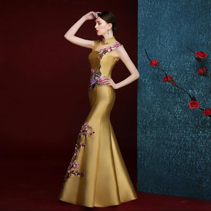 Chinese Evening Party Dress Qipao Cheongsam Lady Mermaid Formal Party Dress Exquisite Embroidery Applique Vestidos De Festa 4XL
Chinese Evening Party Dress Qipao Cheongsam Lady Mermaid Formal Party Dress Exquisite Embroidery Applique Vestidos De Festa 4XL