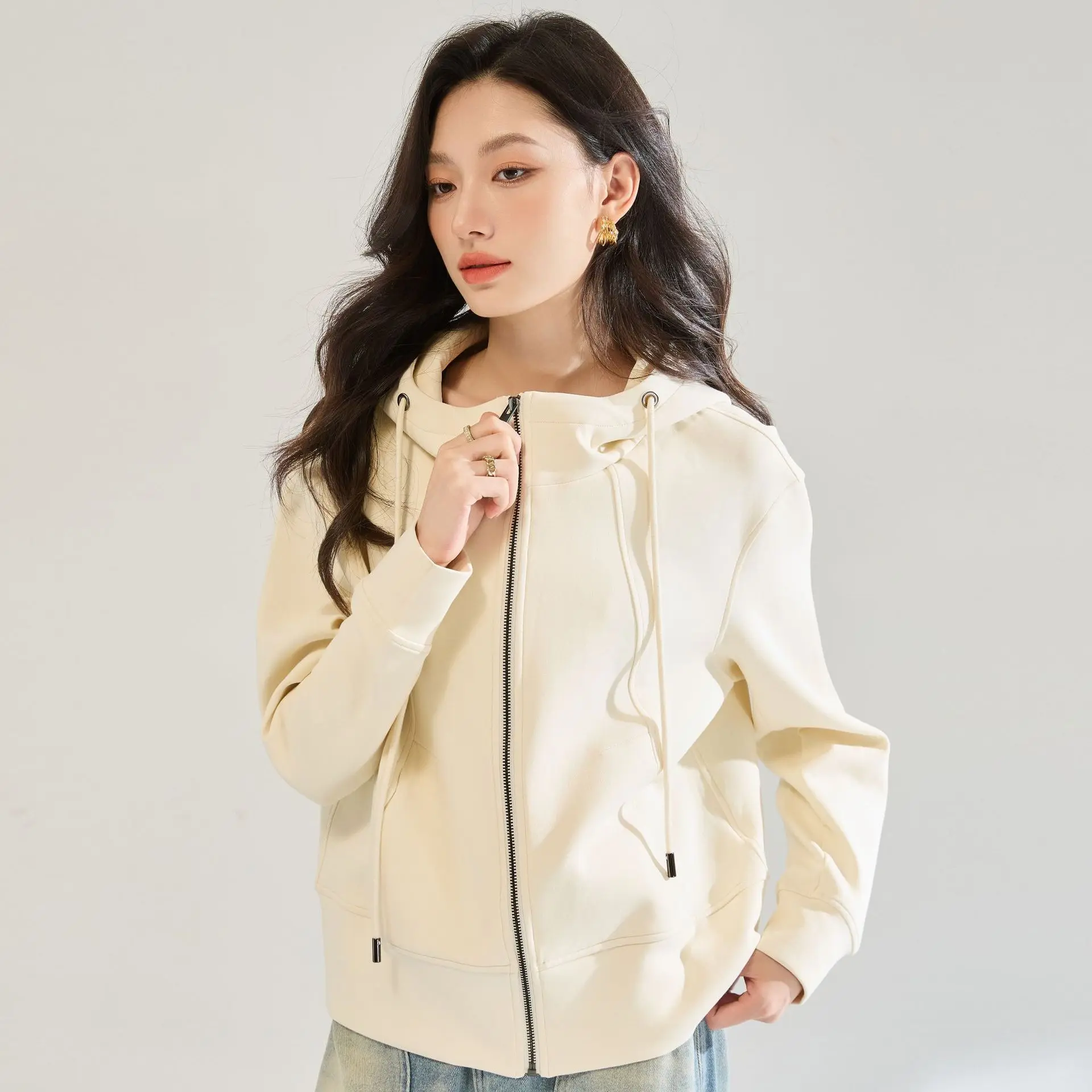 Fall 2025 New Silky Soft Elastic Hooded Zipper Cardigan Loose Sweatshirt Short Coat for Women
Fall 2025 New Silky Soft Elastic Hooded Zipper Cardigan Loose Sweatshirt Short Coat for Women