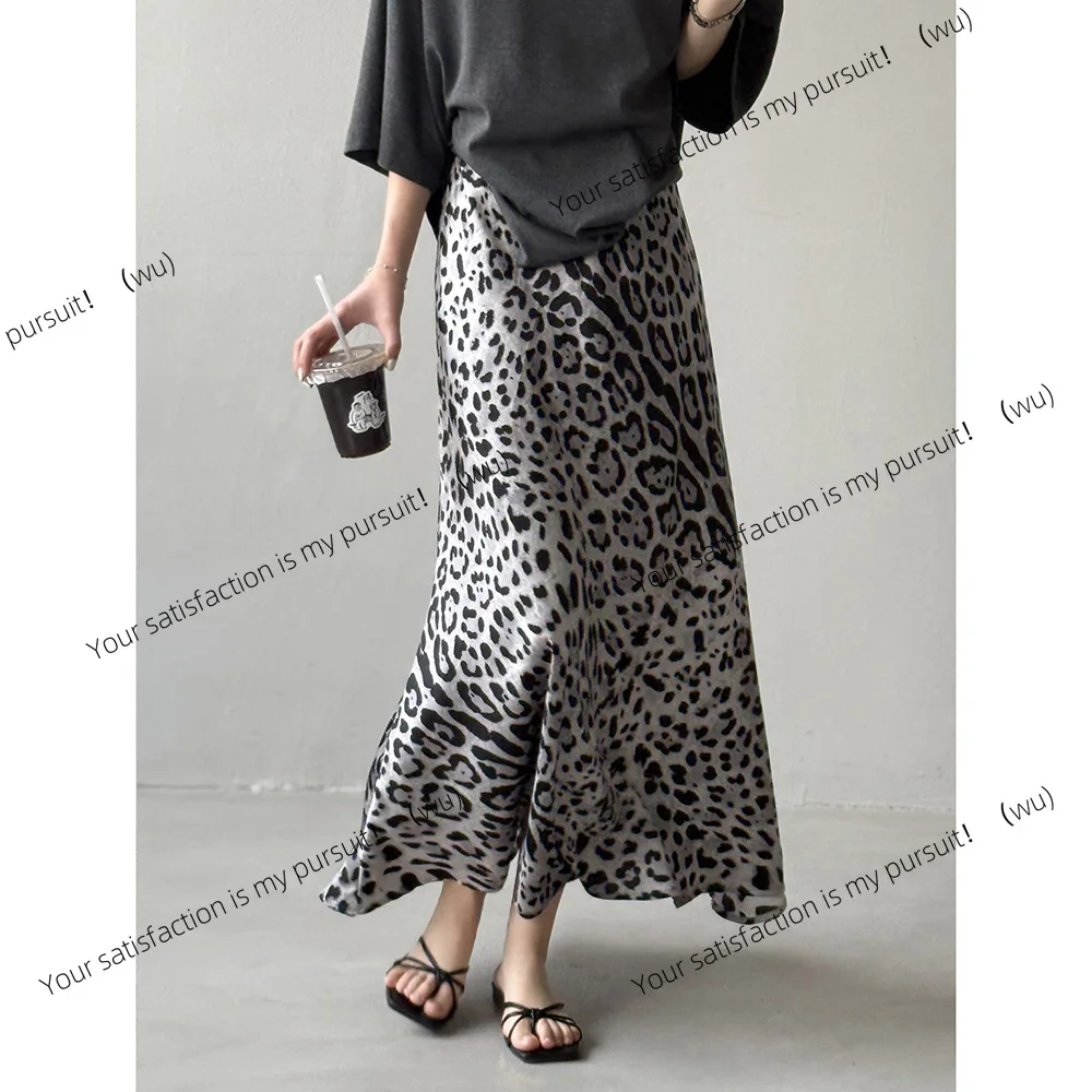 Light luxury high-end leopard print split skirt women's summer high-waisted high-end a-word long skirt
Light luxury high-end leopard print split skirt women's summer high-waisted high-end a-word long skirt