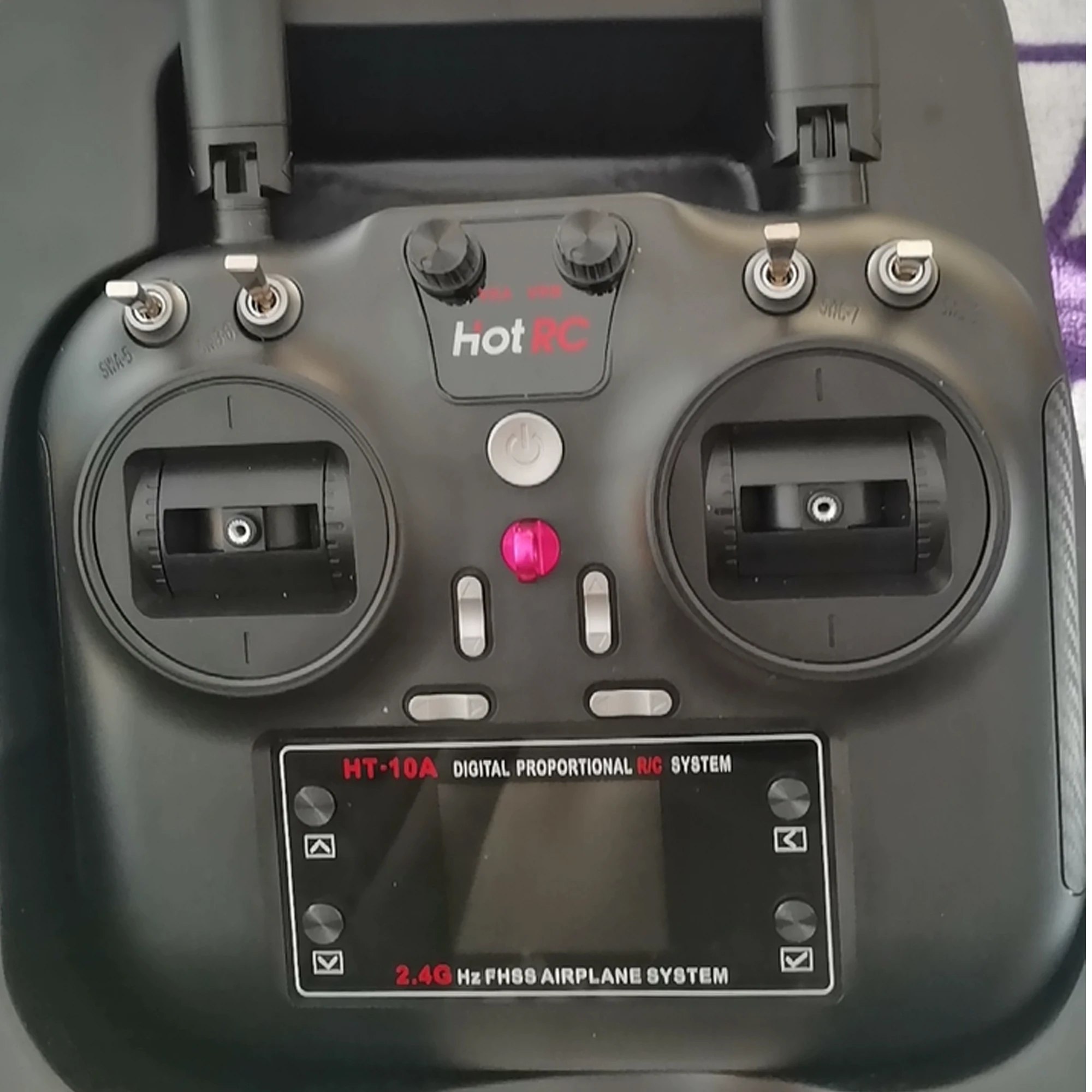 Model airplane 10 channel color screen remote control 2.4G 10 channel PWM receiver
Model airplane 10 channel color screen remote control 2.4G 10 channel PWM receiver