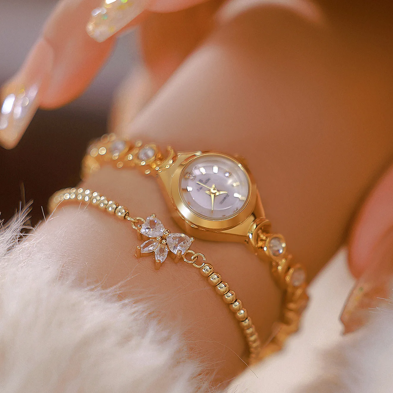 New Luxury Small Dial Exquisite Zircon Women'S Watch, Timepiece And Accessory, Elegant Women'S Watch, Valentine'S Day Gift.
New Luxury Small Dial Exquisite Zircon Women'S Watch, Timepiece And Accessory, Elegant Women'S Watch, Valentine'S Day Gift.