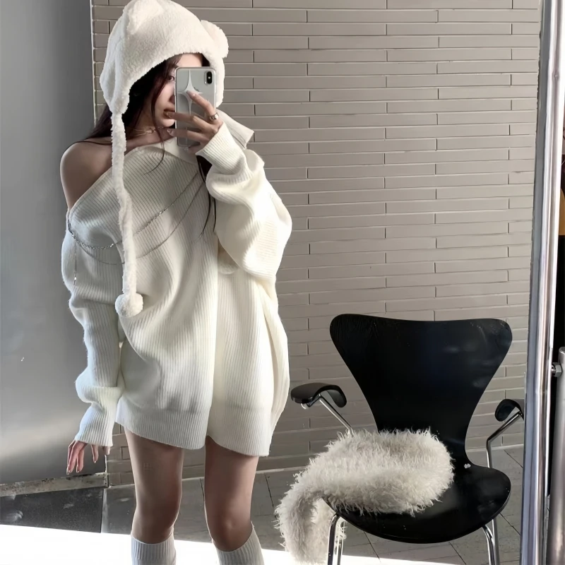 Autumn and Winter New Pure Style Sweet Design Zipper Off-shoulder Chain Brooch Mid-length Sweater for Women Lazy Knitted Top
Autumn and Winter New Pure Style Sweet Design Zipper Off-shoulder Chain Brooch Mid-length Sweater for Women Lazy Knitted Top