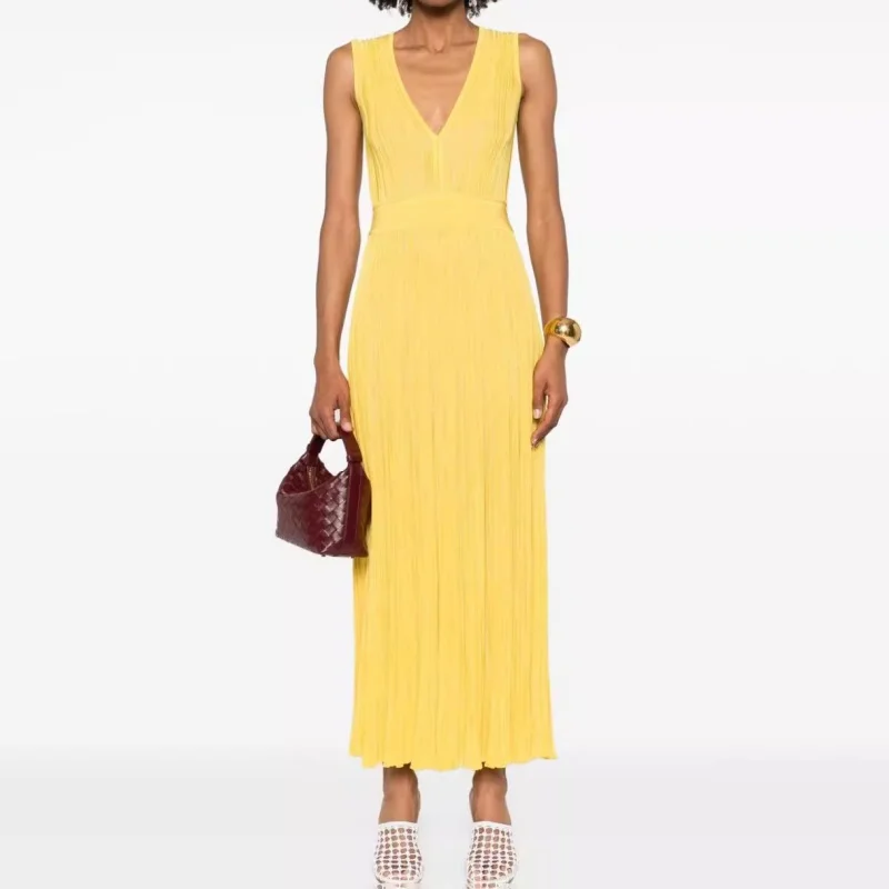 2025 Summer New Women's V-neck Thread Knitted Sleeveless Tank Top Dress y2k High Quality Fashion Elegant High Waist Long Dress
2025 Summer New Women's V-neck Thread Knitted Sleeveless Tank Top Dress y2k High Quality Fashion Elegant High Waist Long Dress