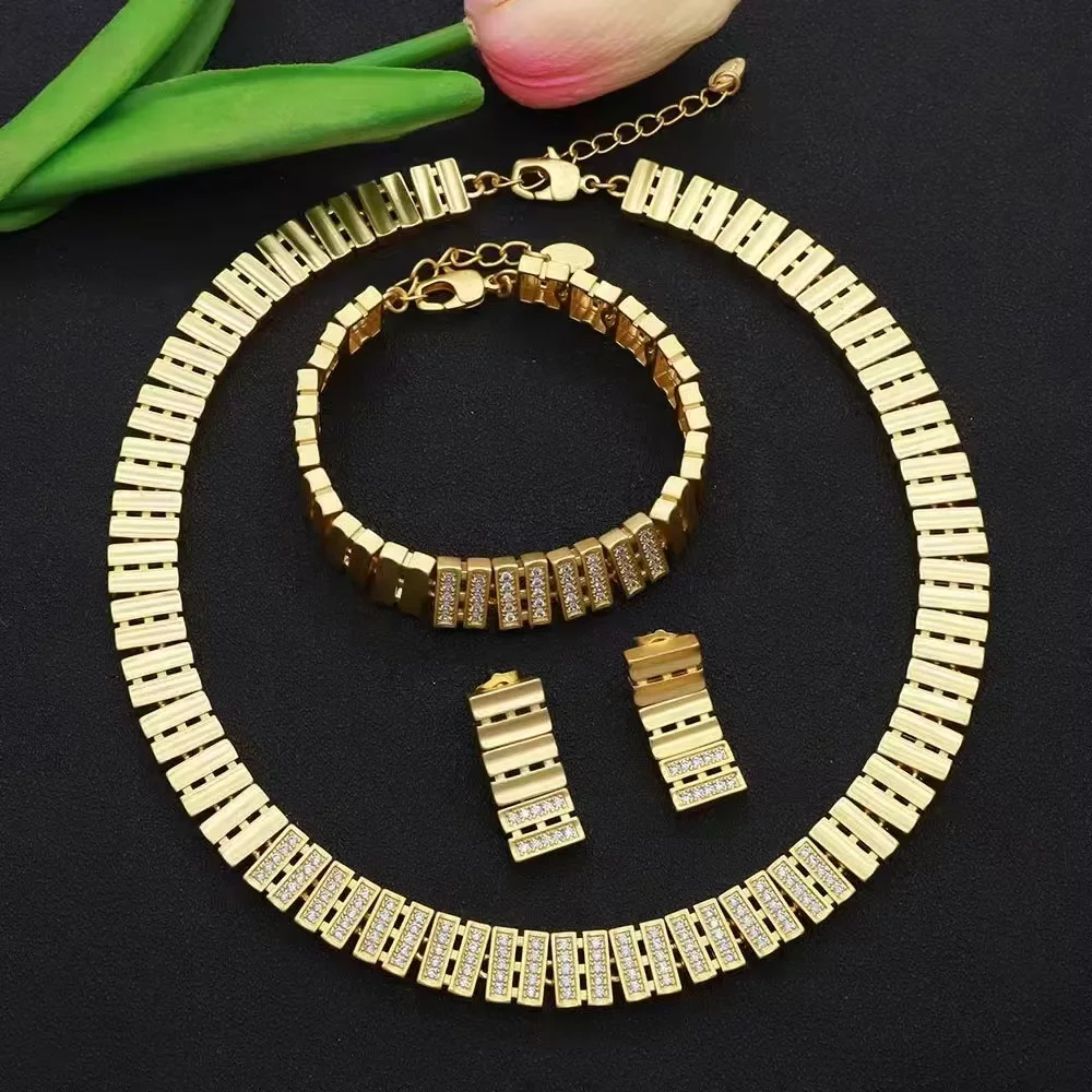 Fashion Copper Made Dubai Jewelry 18K Gold Plated Necklace Earrings Bracelet CZ Jewelry African Nigerian Wedding Party Gift
Fashion Copper Made Dubai Jewelry 18K Gold Plated Necklace Earrings Bracelet CZ Jewelry African Nigerian Wedding Party Gift