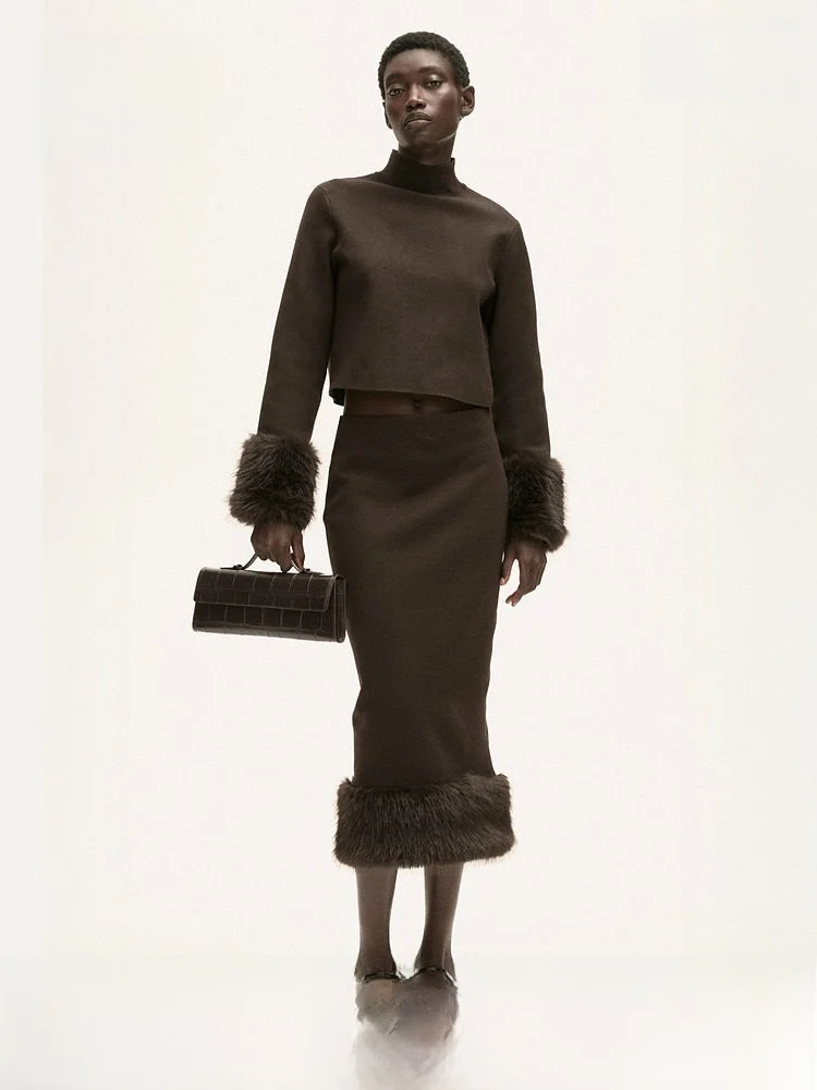 H&M Women's Knitted High Neck Sweater Spring Fine Knit 1305499 Casual Style Medium Softness Short Length Regular Fit
H&M Women's Knitted High Neck Sweater Spring Fine Knit 1305499 Casual Style Medium Softness Short Length Regular Fit