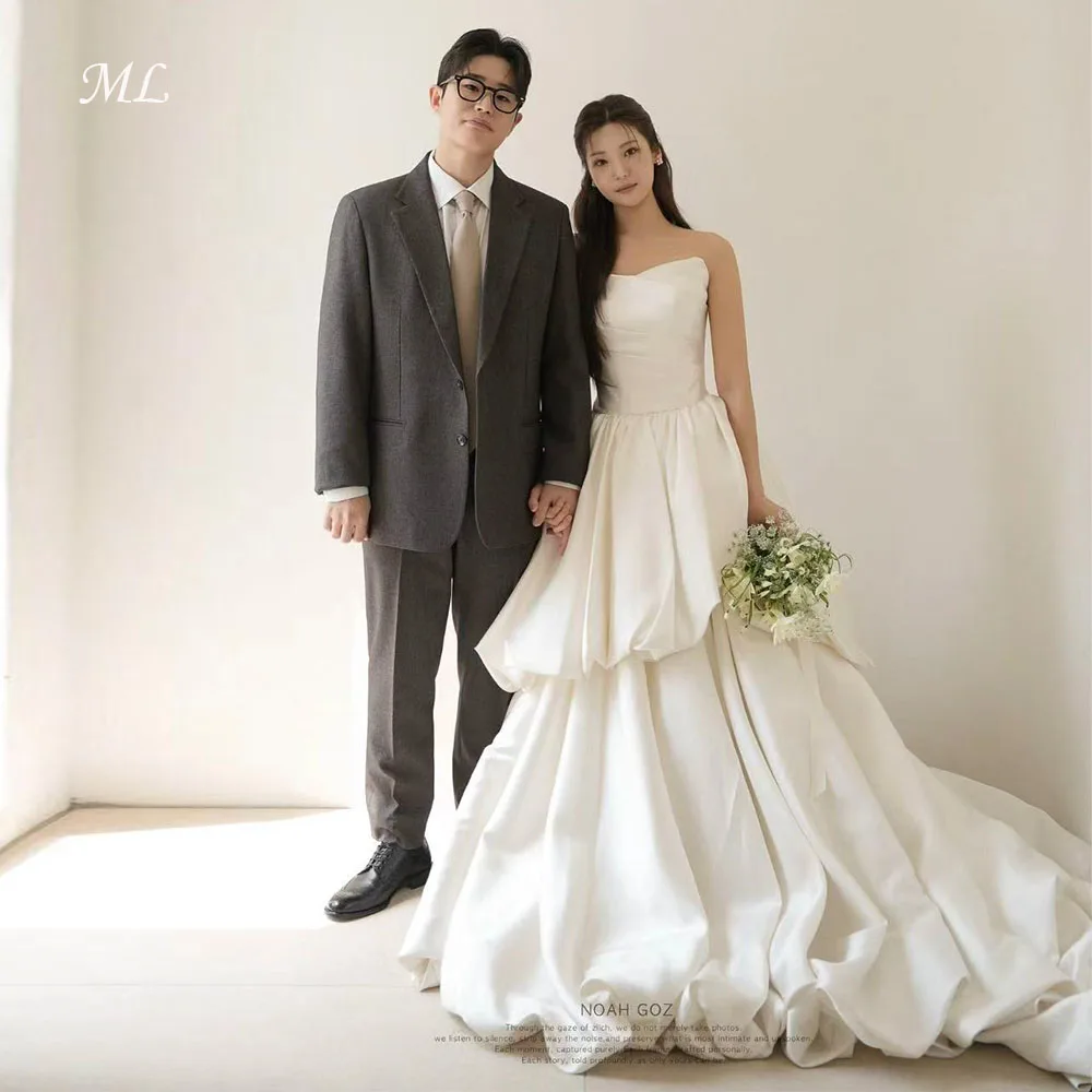 ML Elegant Ivory Stain Wedding Dress Strapless Tiered Sweep Train Korea Photo Shoot Bridal Reception Gown Customized New 2026
ML Elegant Ivory Stain Wedding Dress Strapless Tiered Sweep Train Korea Photo Shoot Bridal Reception Gown Customized New 2026