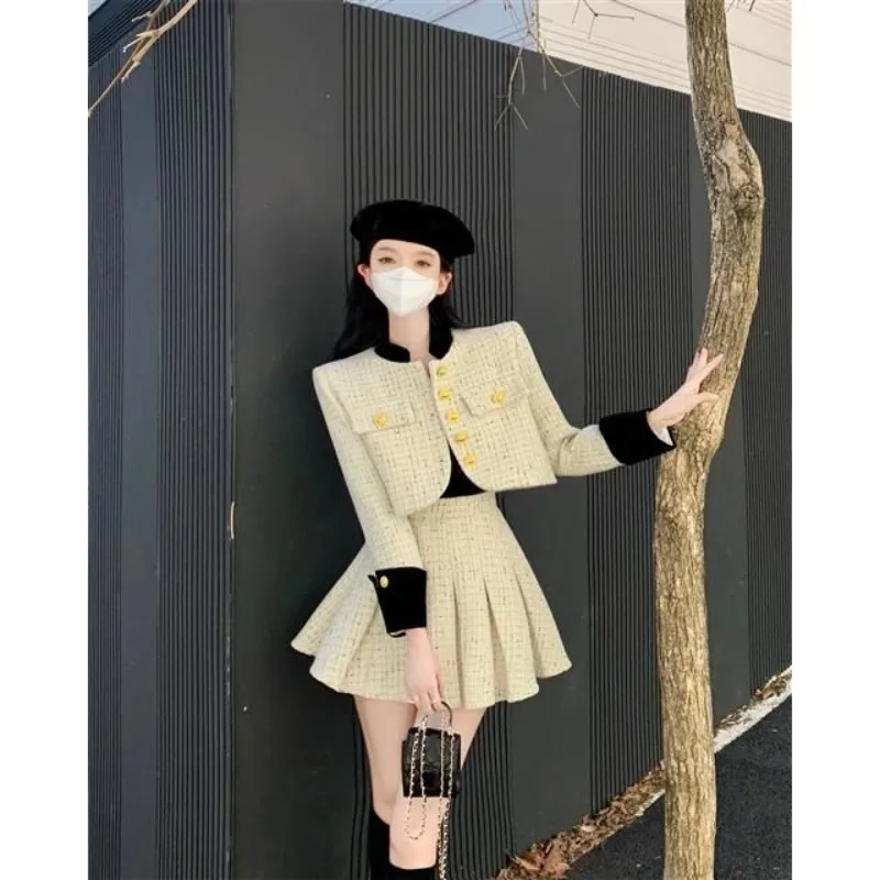 Женский небольшой комбинированный костюм, элегантный пиджак, плиссированная юбка с высокой талией, милый облегающий клетчатый осенний Женский комплект из двух предметов 
Женский небольшой комбинированный костюм, элегантный пиджак, плиссированная юбка с высокой талией, милый облегающий клетчатый осенний Женский комплект из двух предметов