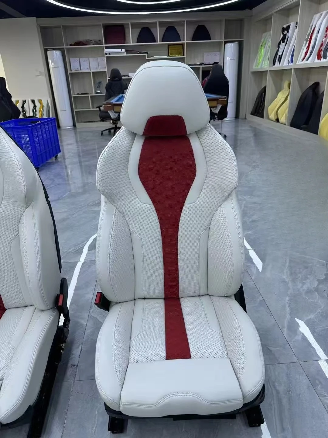 For X3 X5 X6 M3 M5 Series Upgrade M Car Interior Accessories Sports Racing Bucket Seat Custom Leather Cover and Sponge
For X3 X5 X6 M3 M5 Series Upgrade M Car Interior Accessories Sports Racing Bucket Seat Custom Leather Cover and Sponge
