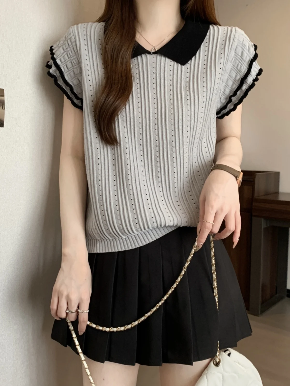 Large Size Women's T-Shirt with Lace Sleeves Korean Style Knitted Base Top Doll Collar Summer Design Sense Age Reduction
Large Size Women's T-Shirt with Lace Sleeves Korean Style Knitted Base Top Doll Collar Summer Design Sense Age Reduction