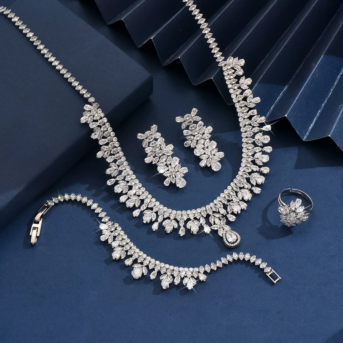Luxurious Cubic Zircon Jewelry Set Necklace Earrings Bracelet Ring Bridal Wedding Crystal Choker Bridesmaid Accessories Women
Luxurious Cubic Zircon Jewelry Set Necklace Earrings Bracelet Ring Bridal Wedding Crystal Choker Bridesmaid Accessories Women