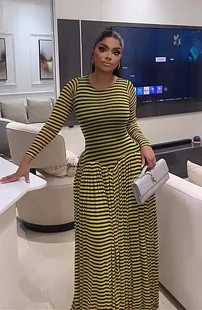 Women's Yellow Black Striped Maxi Dress Long Sleeve Crew Neck Slim Bodice Folds Skirt Stylish Casual Retro Outfit For Daily Wear
Women's Yellow Black Striped Maxi Dress Long Sleeve Crew Neck Slim Bodice Folds Skirt Stylish Casual Retro Outfit For Daily Wear