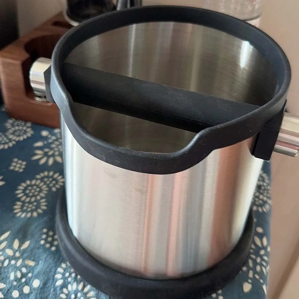 Espresso Coffee Knock Box Silencing Domestic Bar Slag Bucket Stainless Steel Silicone Wrapped Espresso Accessories Tools
Espresso Coffee Knock Box Silencing Domestic Bar Slag Bucket Stainless Steel Silicone Wrapped Espresso Accessories Tools