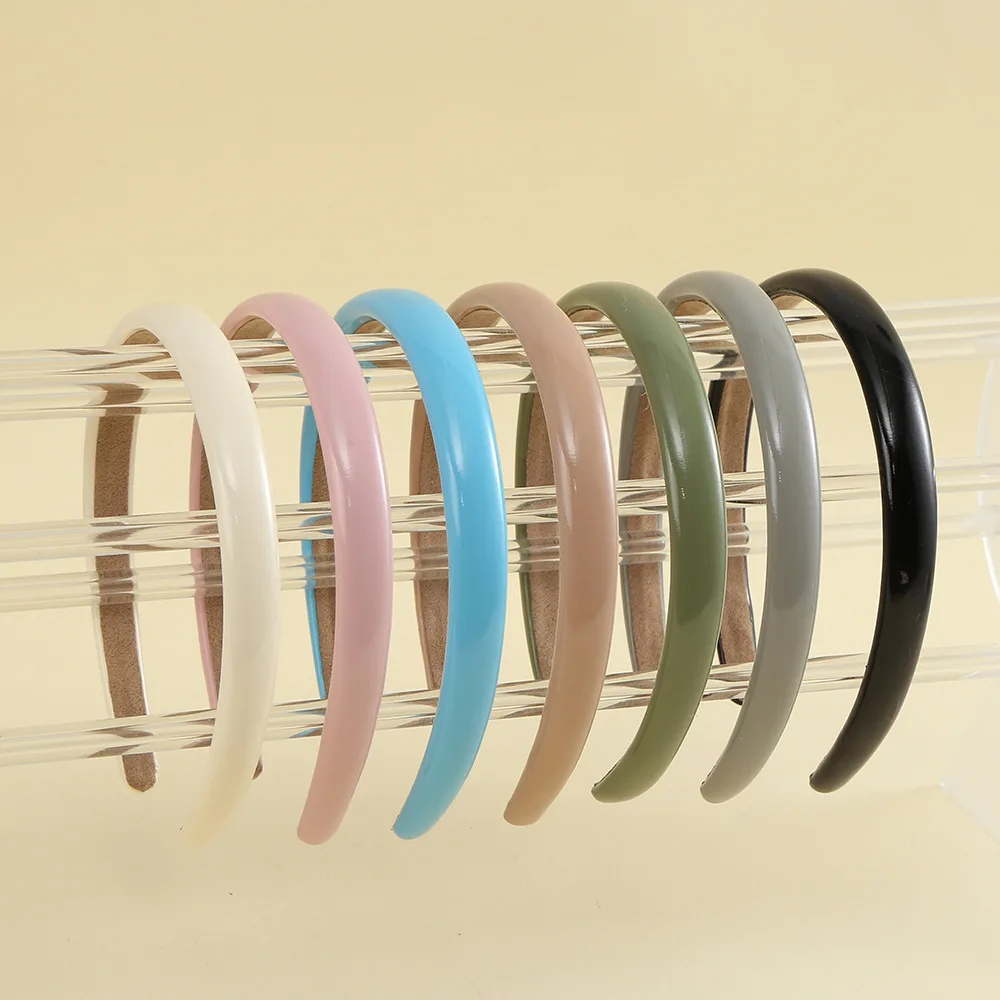 Random 2 INS Korean version solid color plastic headband, versatile girl toothless headband hair accessories high-end headband
Random 2 INS Korean version solid color plastic headband, versatile girl toothless headband hair accessories high-end headband