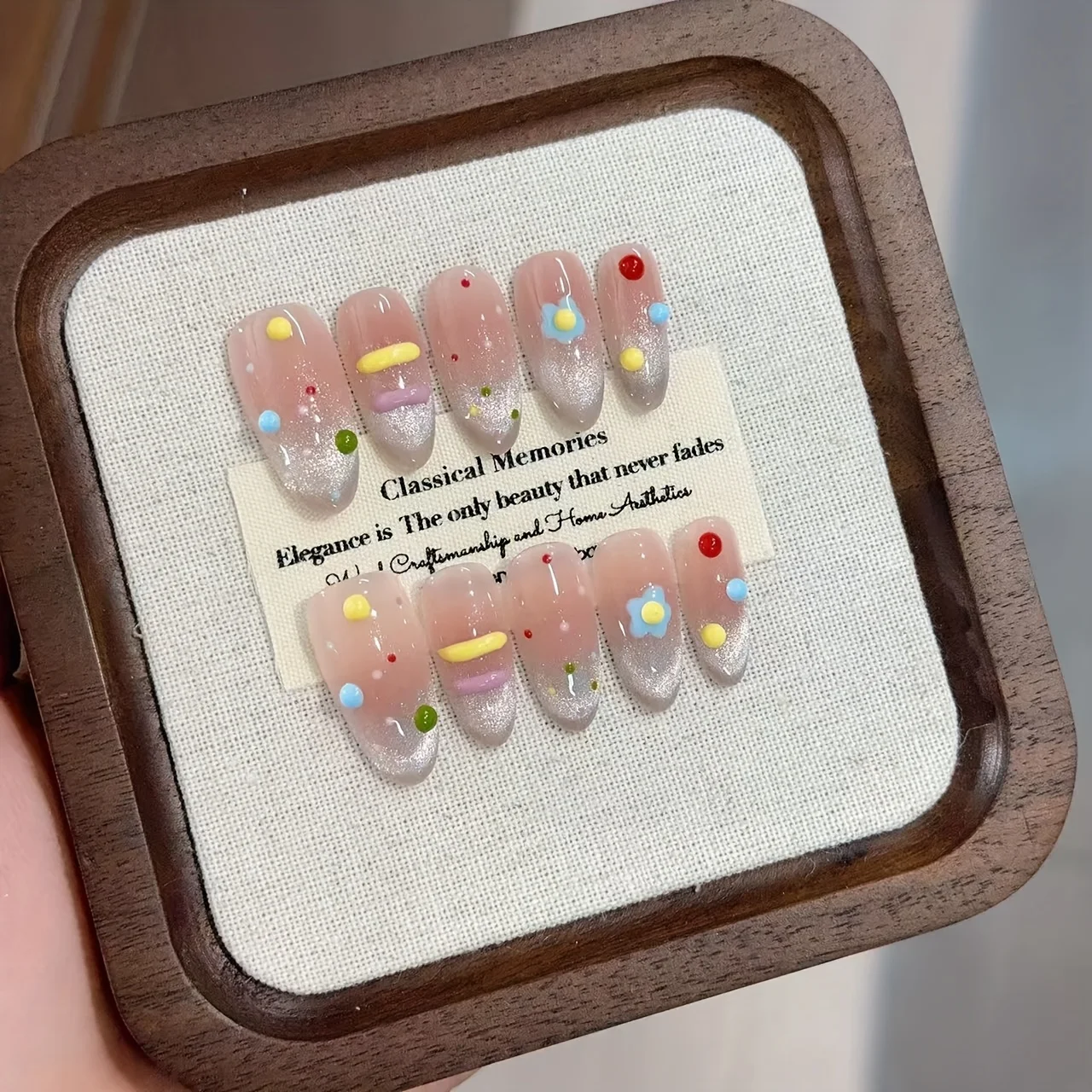 10pcs Peach Handmade Press on Nails Pink Gradient Small Flower Fake Nail Medium Oval Detachable Wearable Nails for Women&Girl
10pcs Peach Handmade Press on Nails Pink Gradient Small Flower Fake Nail Medium Oval Detachable Wearable Nails for Women&Girl