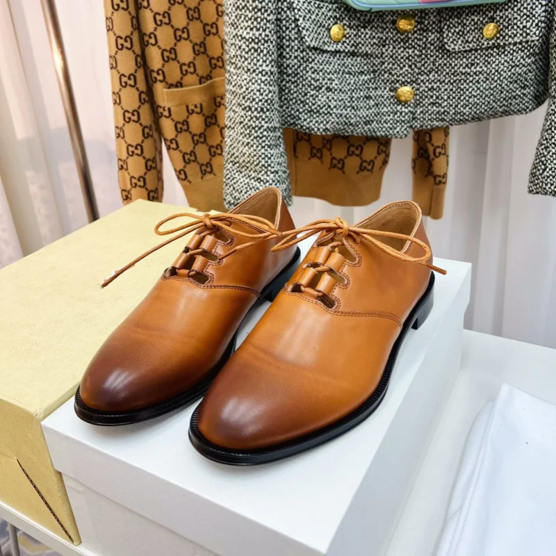 New neutral light luxury lace up small leather shoes for women's flat bottomed round toe fashionable leather single shoes
New neutral light luxury lace up small leather shoes for women's flat bottomed round toe fashionable leather single shoes